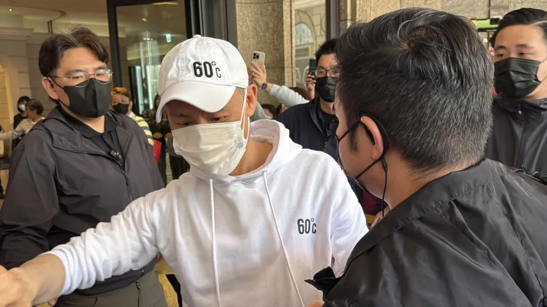 張學友現身飯店與粉絲一一問候。（圖／記者陳曉涵攝）