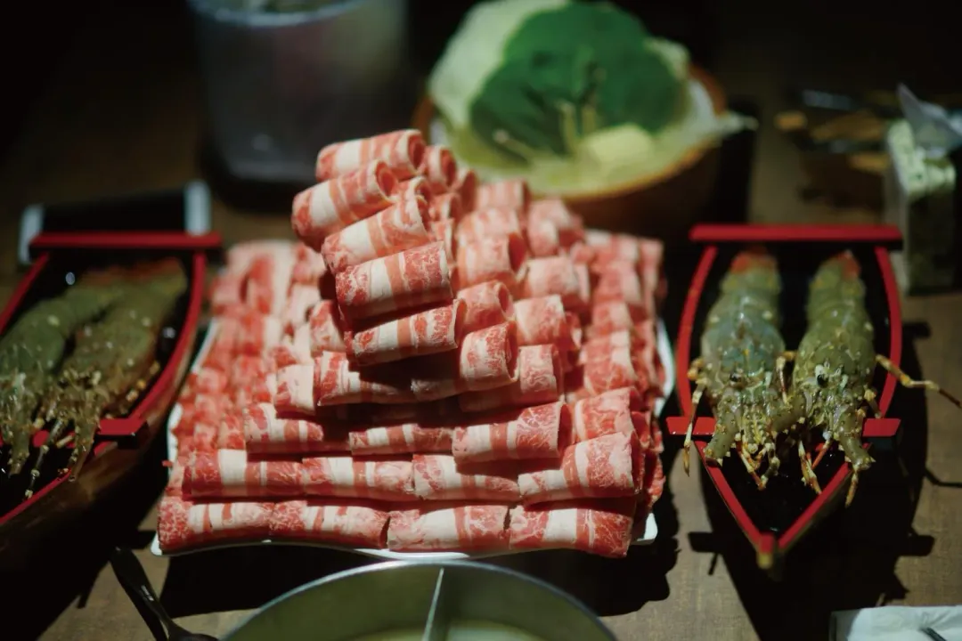 源自新北蘆洲的「正官木桶鍋」，新店分店食材多樣化。（圖／翻攝自臉書）