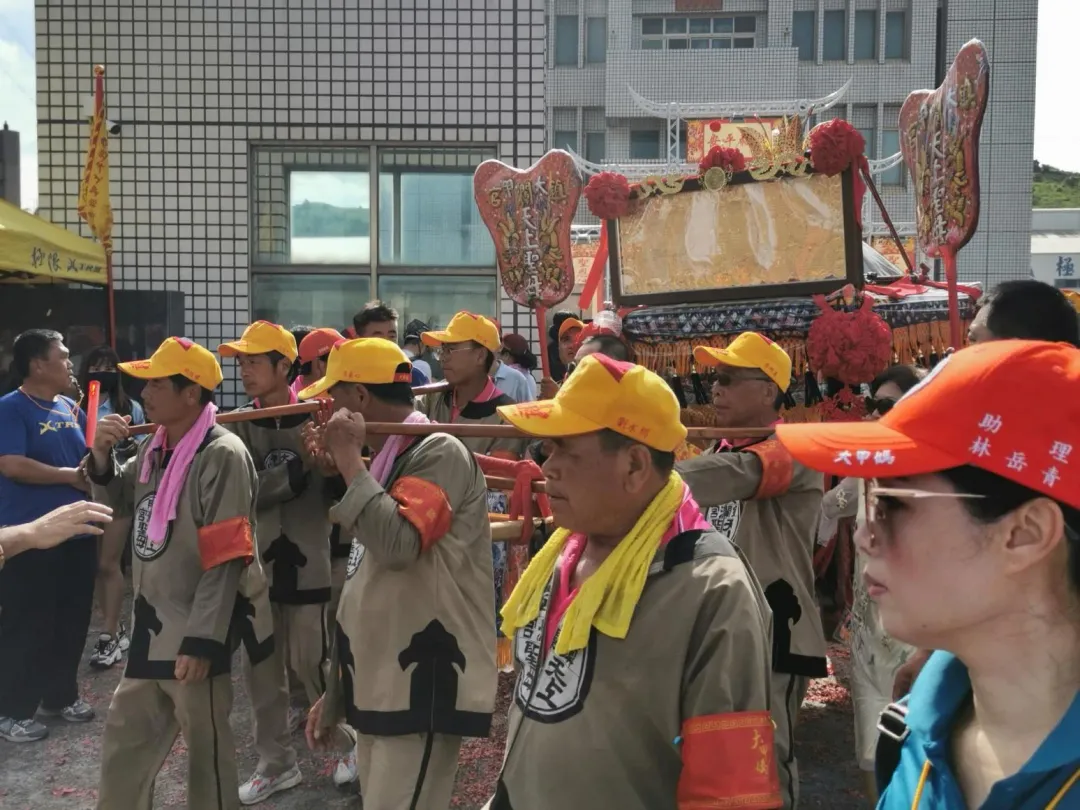 大甲媽遶境已成國際盛事，每年總會吸引大批信徒隨行。（圖／楊登嵙提供）