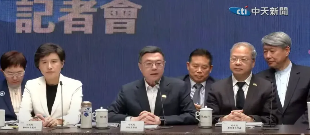 行政院4日的記者會中，郭智輝未有太多發言，引發關注。（圖／中天新聞）