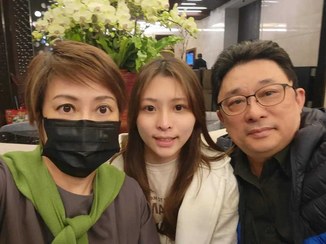 小彤老師一家人。（圖／馬可孛羅公關）