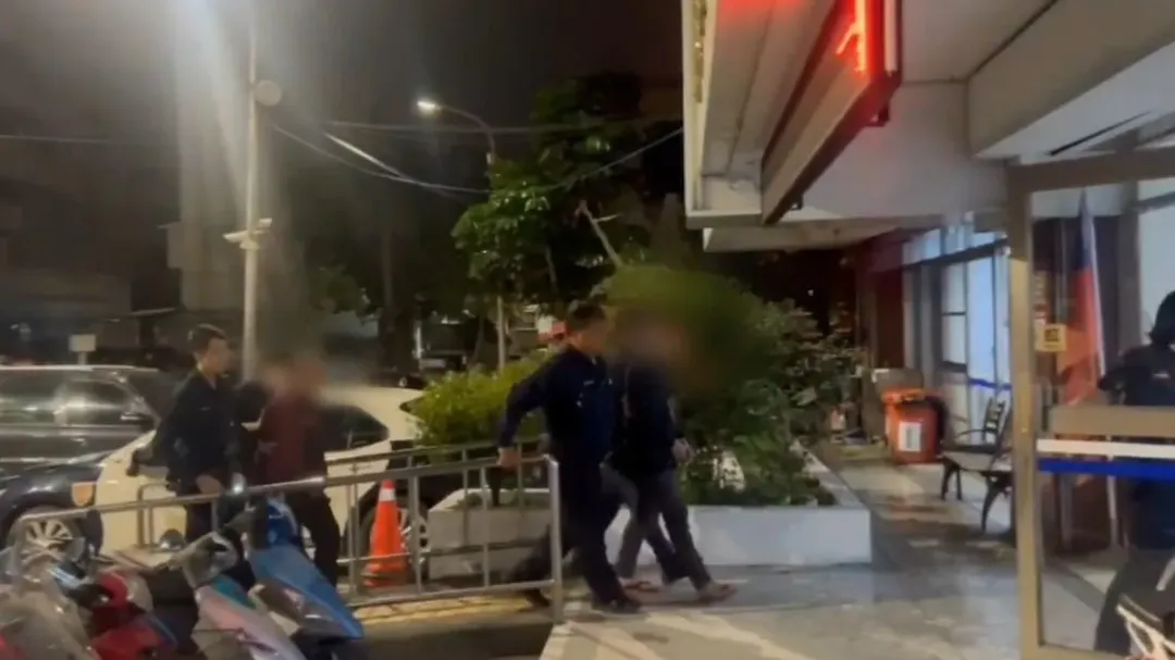 全案依妨害秩序、傷害罪及違反毒品危害防制條例等罪嫌移送台灣高雄地方檢察署偵辦。(圖/翻攝畫面)