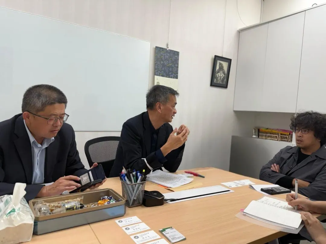 沈伯洋8日請移民署副署長來討論。（圖／翻攝沈伯洋Threads）