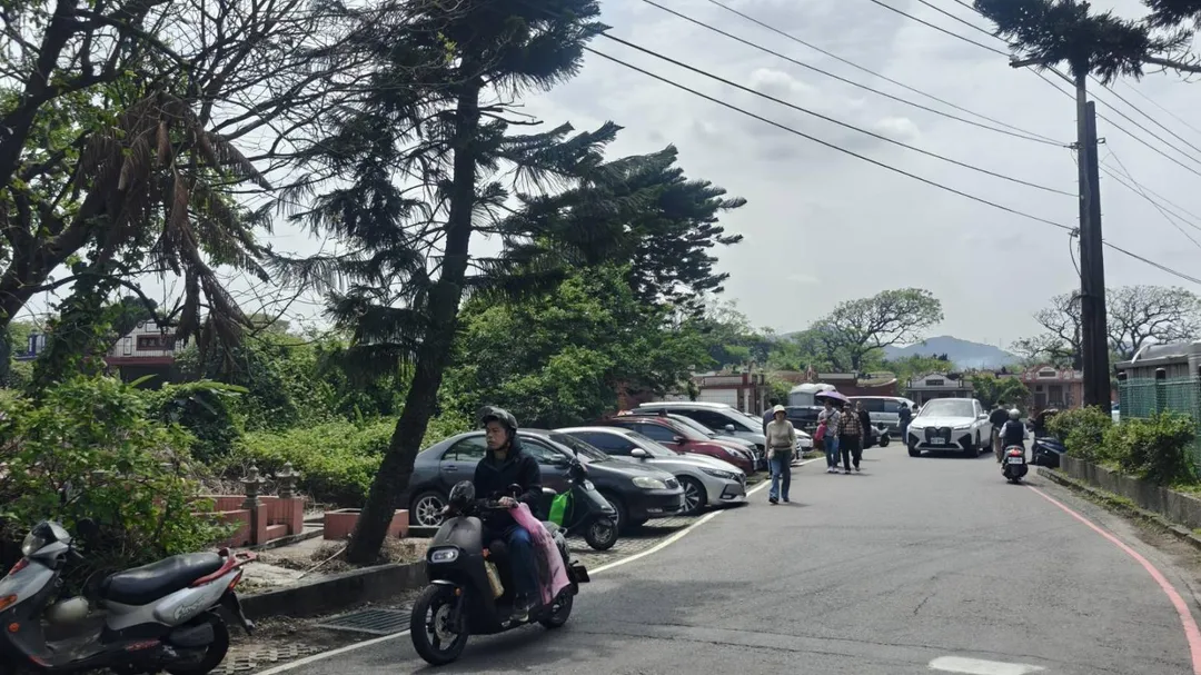 台灣少子化問題嚴重,新興的代客掃墓因應而起。(圖/資料畫面/中天新聞)
