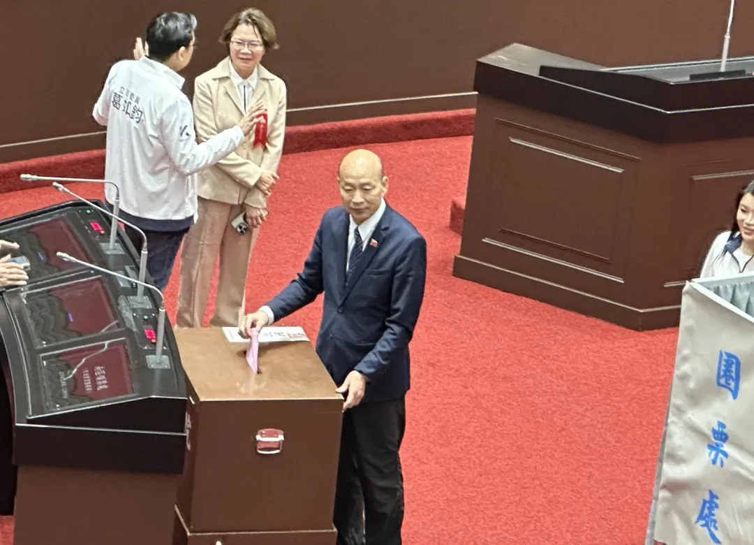 立法院長韓國瑜壓軸投票。（圖／黃詩崴攝）