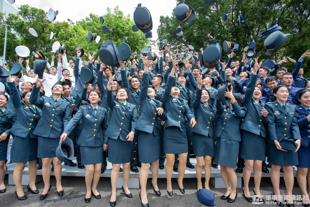 顧立雄否認軍校女生超收。(圖/軍聞社)