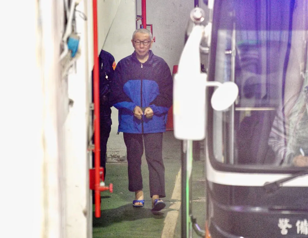 柯文哲17日借提出庭。（圖／中天新聞）