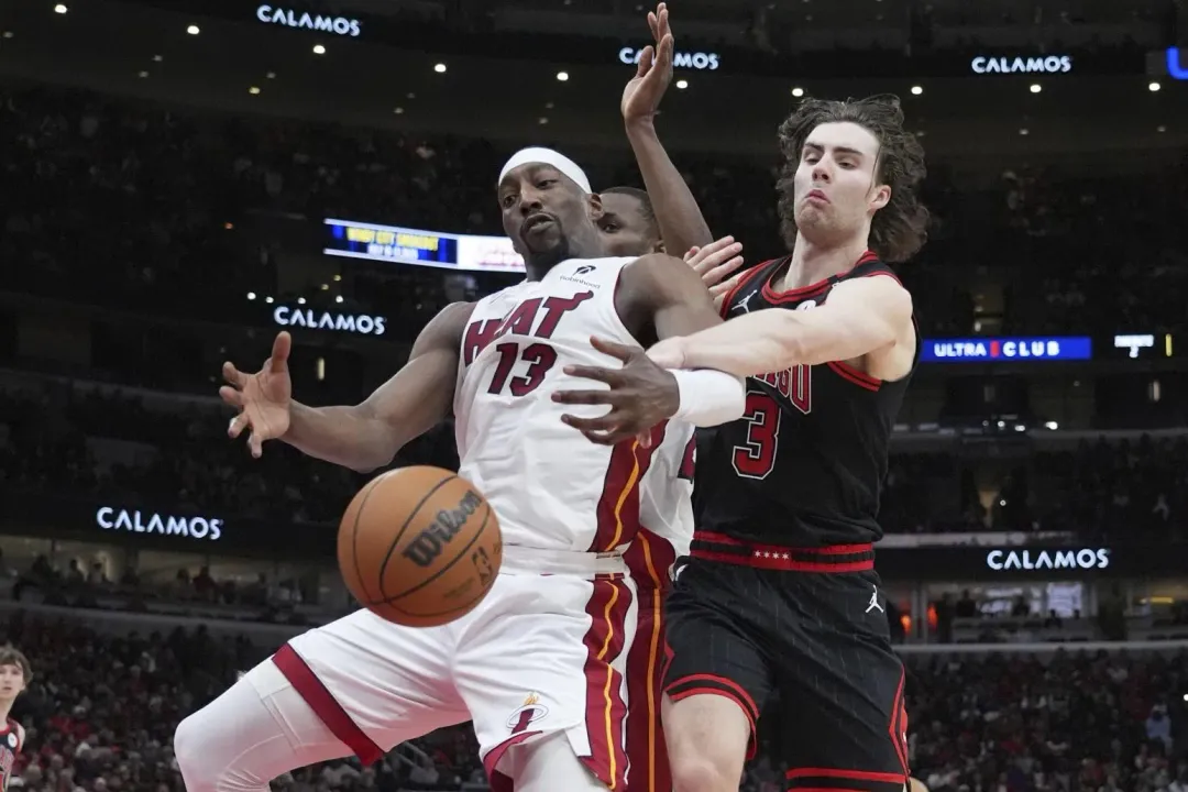 NBA附加賽邁阿密熱火16日以109比90擊敗芝加哥公牛，保住晉級季後賽希望。（圖/美聯社）