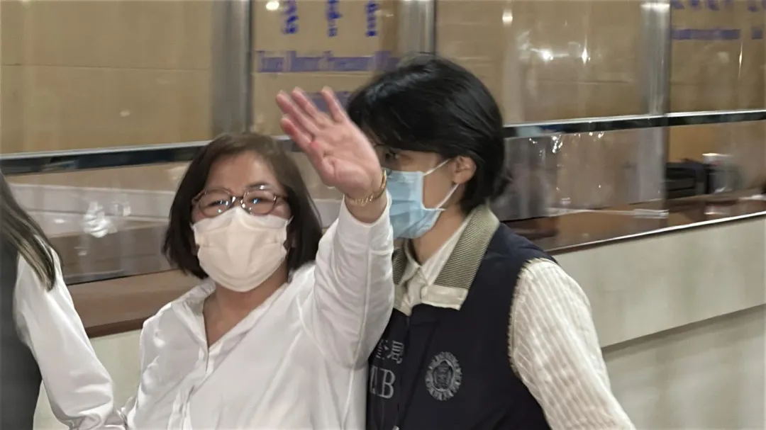 黃呂錦茹晚間被移送北檢。(圖/塗豐駿攝)