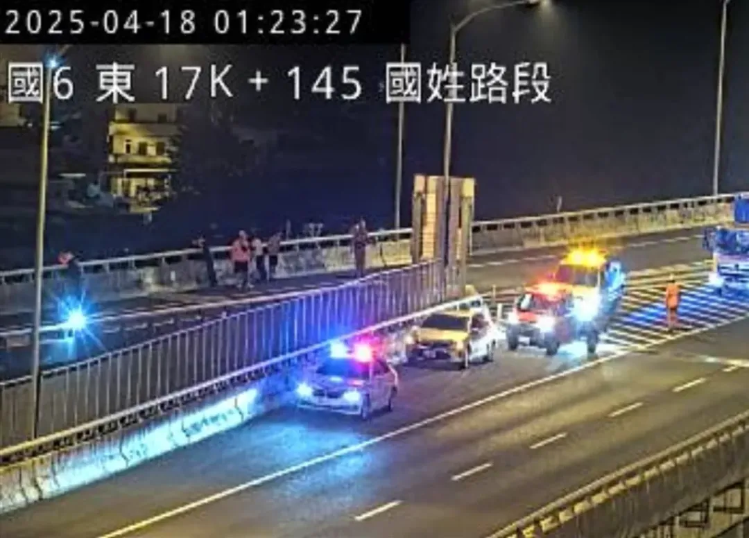 男子開車赴國道6號西行17.1公里處墜橋身亡。（圖／翻攝畫面）