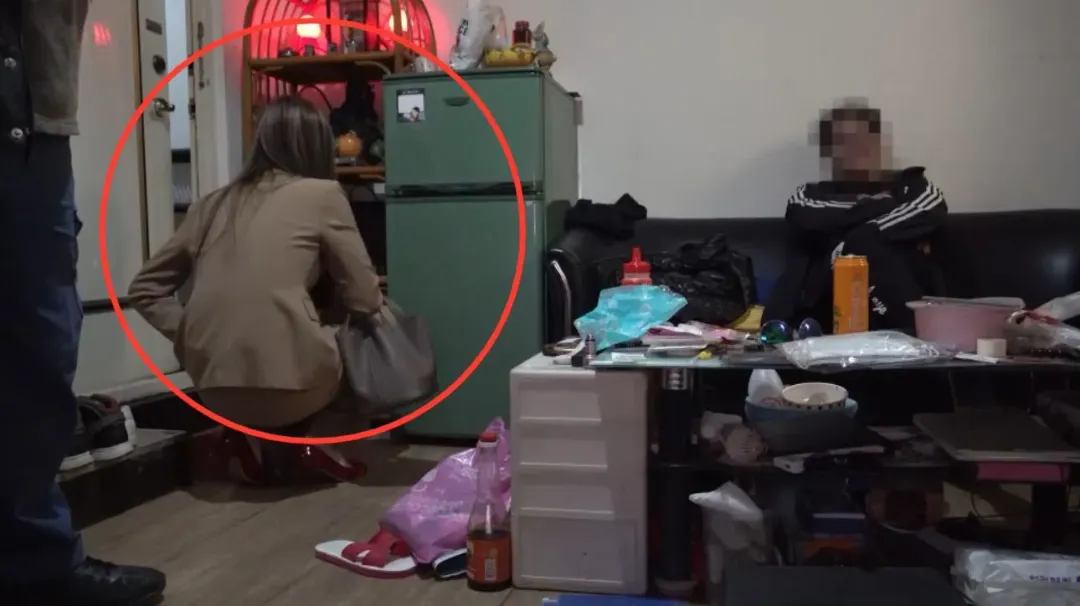 檢察官陳漢章率隊搜索逮捕張嫌。（圖／翻攝畫面）
