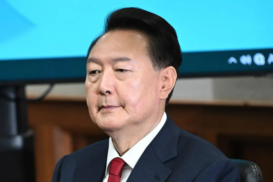 南韓前總統尹錫悅21日出庭受審。(圖/美聯社)