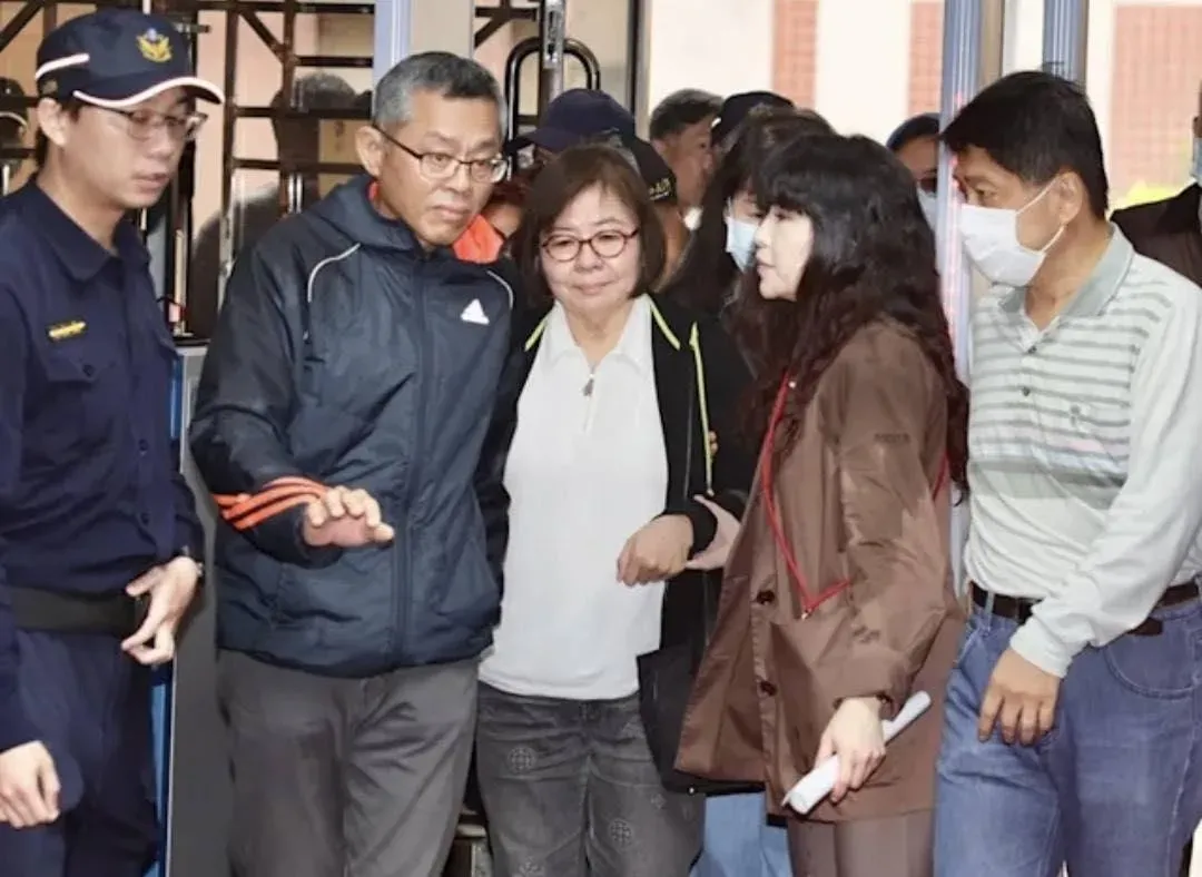 黃呂錦茹遭羈押。(圖/翻攝李明賢臉書)