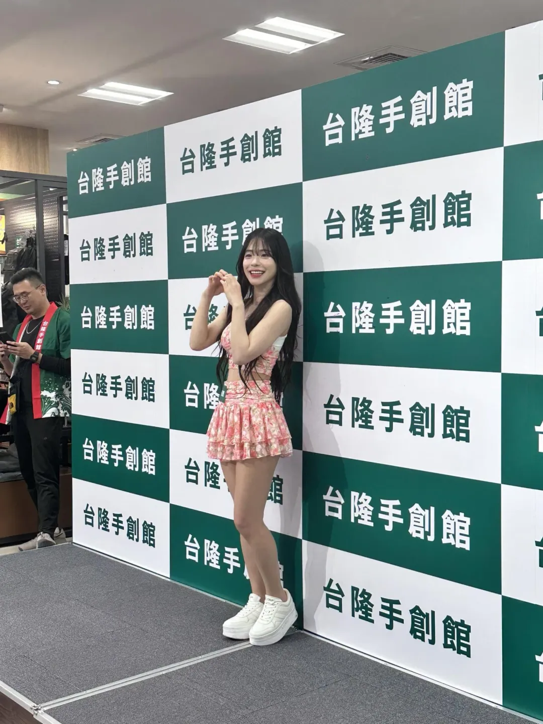 李多慧大方表示不擔心人氣排名,要粉絲隨意投票。(圖/記者 伍映澄 攝)