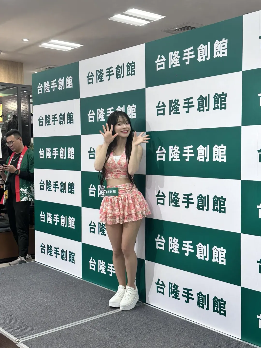 啦啦隊女神李多慧26日出席一日店長活動,帶來精采舞蹈。(圖/記者 伍映澄 攝)