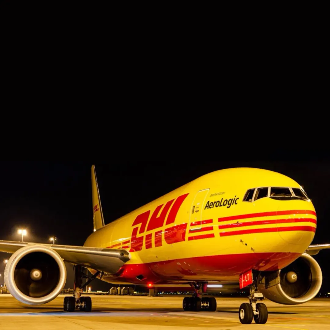 DHL Express宣布恢復向美運往價值超過800美元的B2C貨件。(圖/翻攝臉書「DHL」)