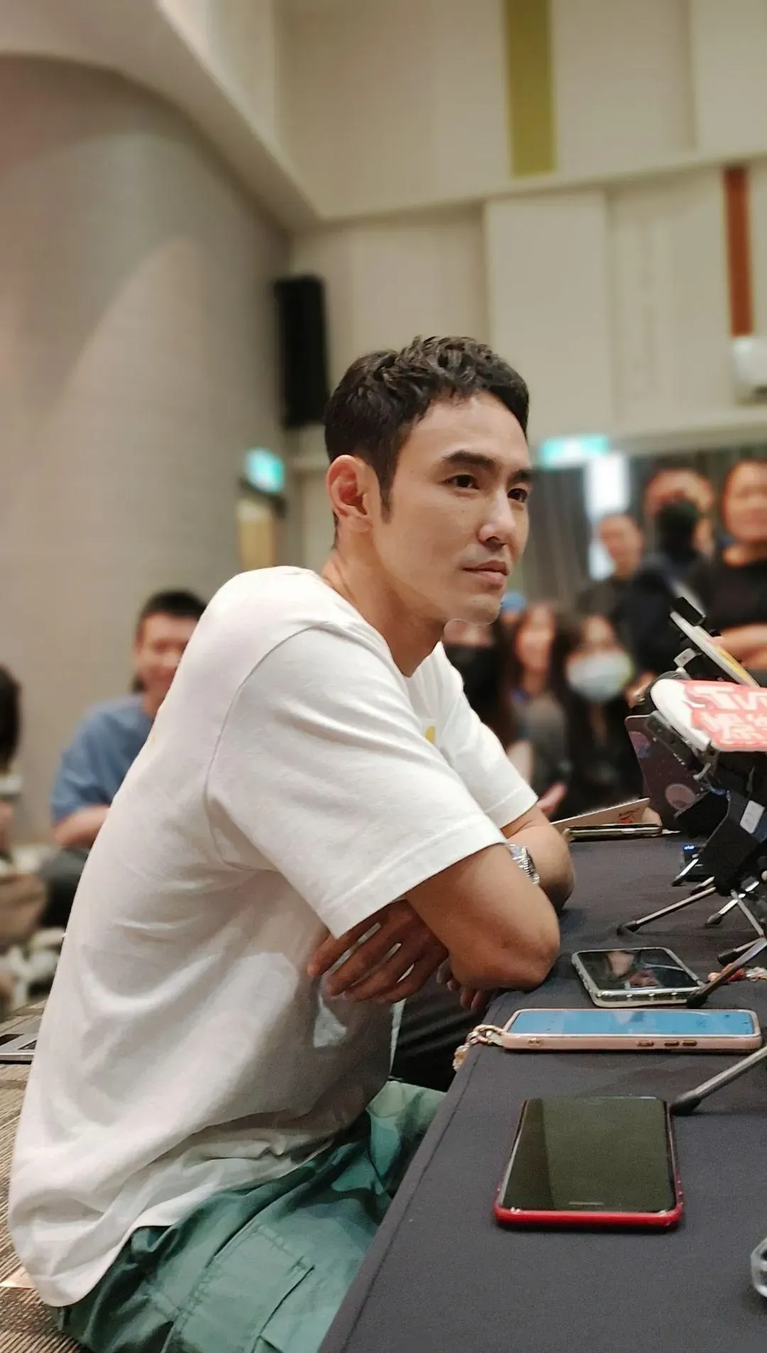 阮經天透露參與演出的影集《沈默的審判》已殺青。(圖/記者郭竹倩 攝)