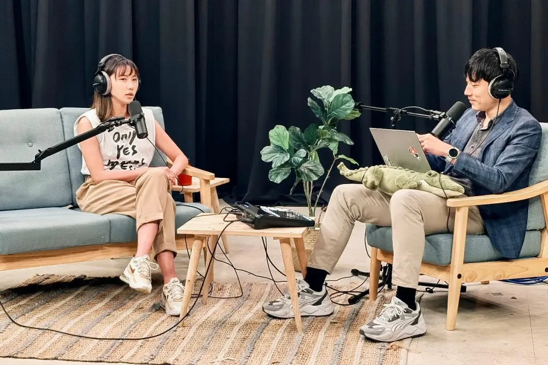 女星大牙近期在Podcast節目中談及,MeToo事件爆發後,讓她一度萌生輕生念頭,確診重度憂鬱症。(圖/翻攝FB 宜霈vs大牙)
