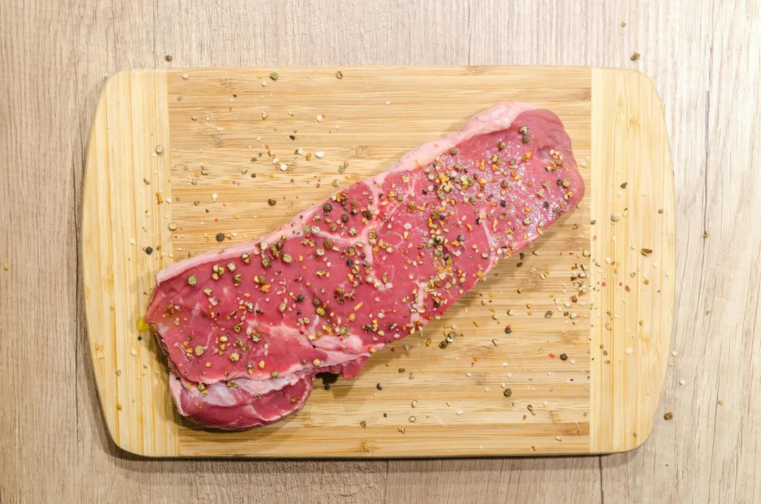 牛肉所含的酪胺酸，正是人體合成黑色素不可或缺的原料，若長期攝取量不足，頭髮色素生成將受到阻礙。（示意圖／Pexels）