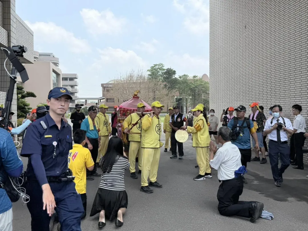 白沙屯媽祖停駕彰化私立正德高中。（圖／翻攝自白沙屯拱天宮臉書）
