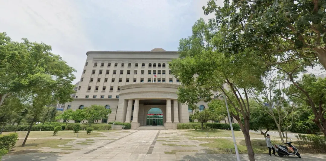 新竹某養生館負責人自稱曾協助國民黨立委動員外籍移工參加遊行，如今因涉嫌高利貸暴力討債，遭聲押禁見。（圖／翻攝自Google maps）