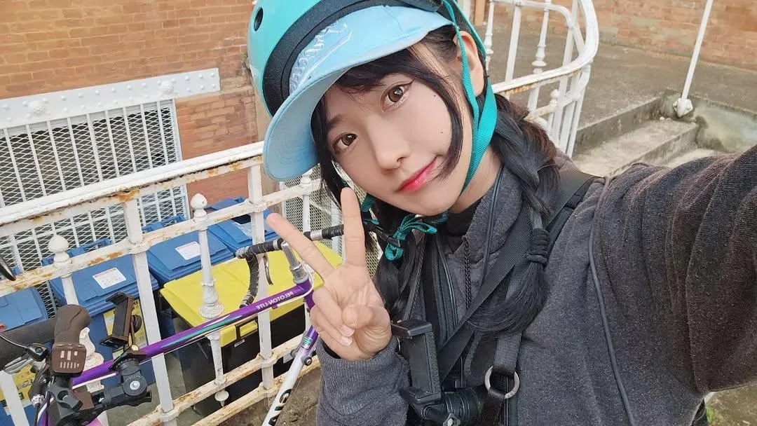 韓國知名實況主企鵝妹外型甜美清秀，曾在2023年來台挑戰徒步環島。（圖／翻攝IG yyj0728）