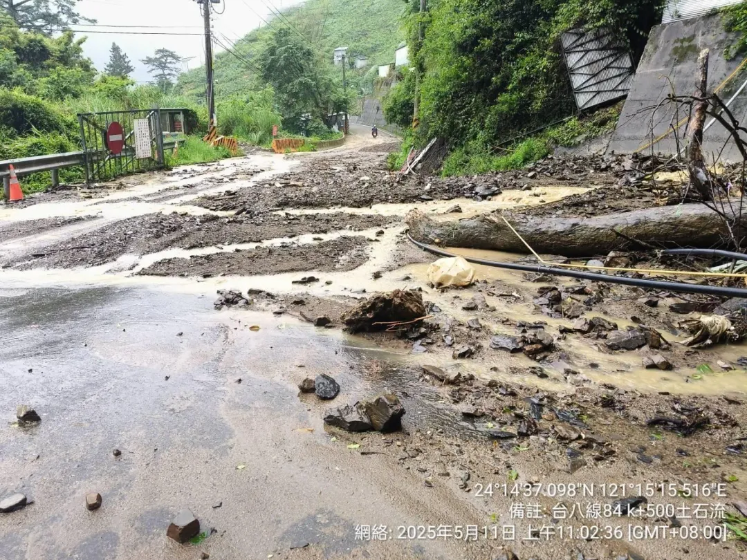 昨日台8線84.5k梨山路段慘況。（圖／中天新聞）
