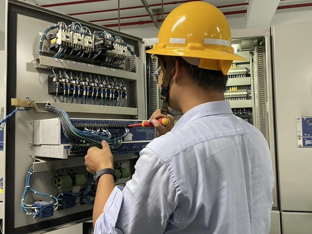 高雄市鳳山區上午傳出大規模停電。（示意圖／台電提供）
