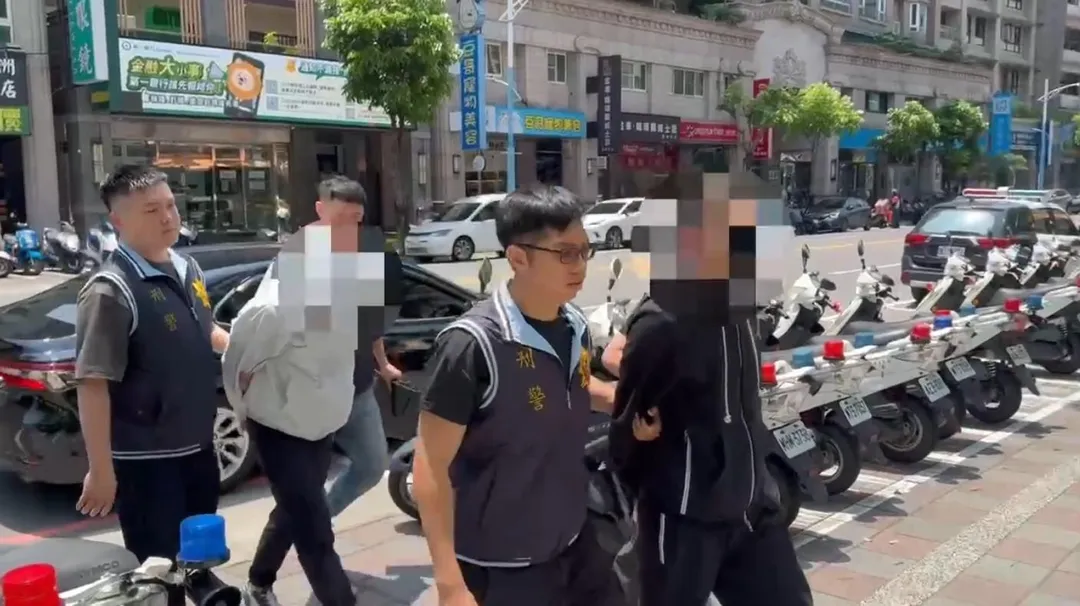 蘆洲槍擊案主謀及持刀同夥逃3天落網，帶返警局訊問中。（圖／警方提供）