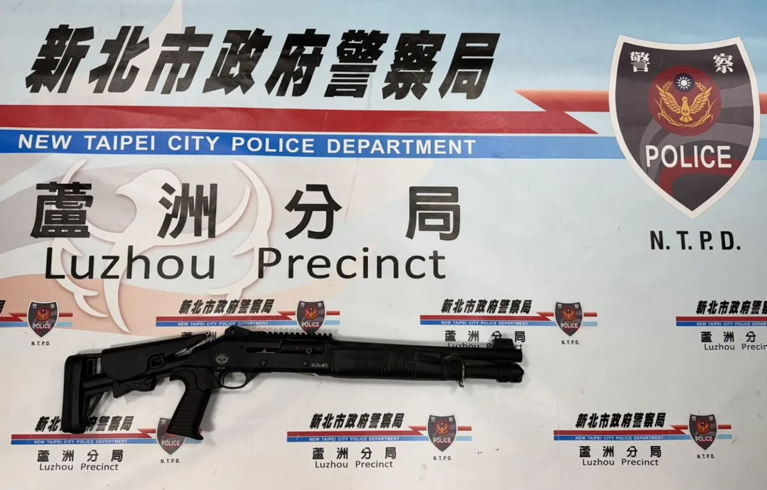 警方當場查扣霰彈槍一把。（圖／警方提供）