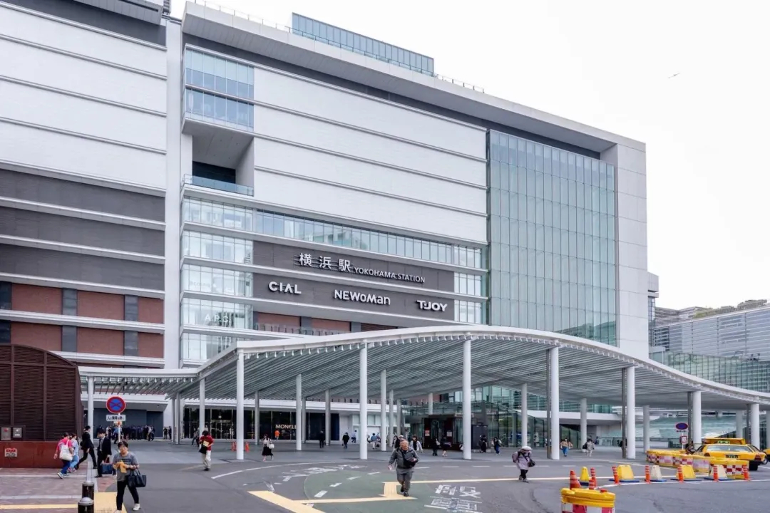 橫濱站亦是防災避難空間，包含建築物內部的辦公場所、電影院等，均於設計之初納入防災能力（圖／桃園是政府提供）