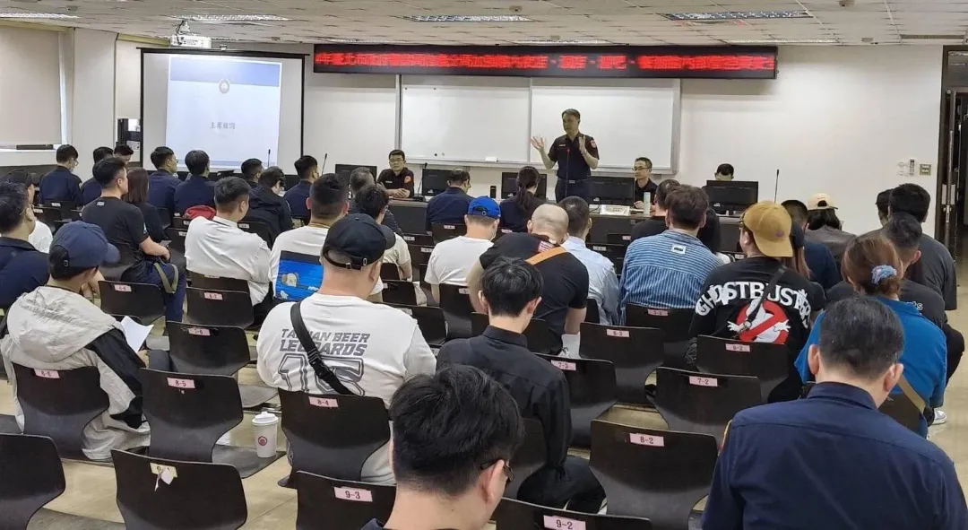 信義分局邀集轄內店家要求落實安管與安檢。（圖／警方提供）