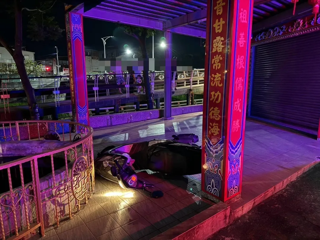 失聯移工棄車徒步逃竄。（圖／翻攝畫面）
