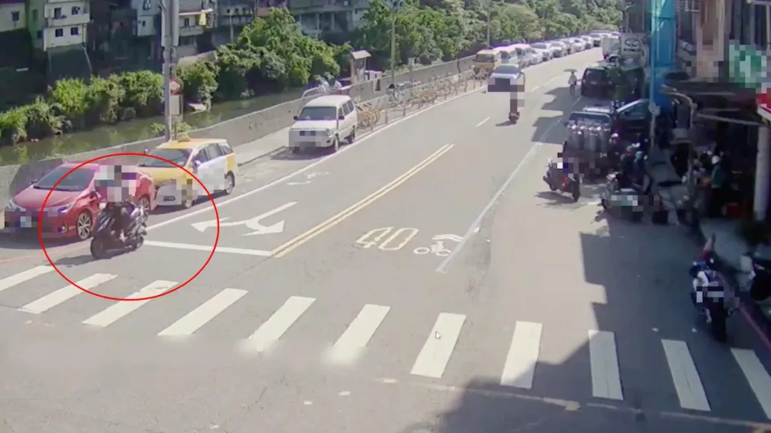南港分局一名警員酒後騎車肇事,遭記一大過處分並調離現職。(圖/翻攝畫面)