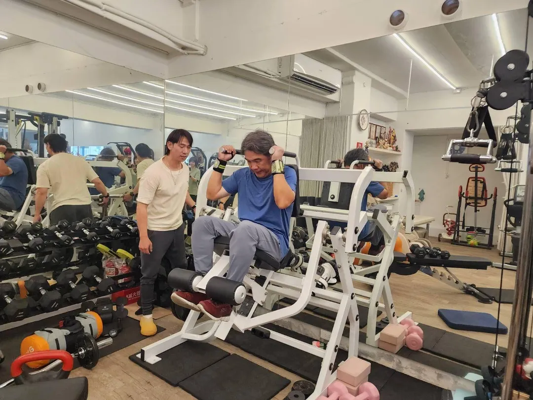 衛福部前次長王必勝近日在個人臉書分享自己的減重歷程，短短7個多月內，成功從92公斤減至75.5公斤，共甩肉16.5公斤。（圖／翻攝自王必勝臉書）