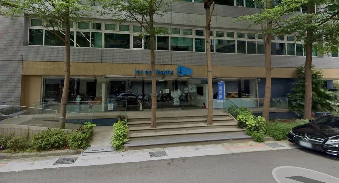 麗嬰房台灣童裝龍頭正面臨嚴峻的經營危機。（圖／翻攝自Google map）