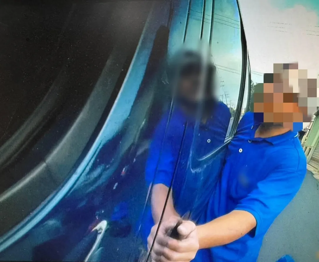 台中市警方17日下午在龍井區查獲一輛載有7名越南籍失聯移工的廂型車。（圖／翻攝畫面）