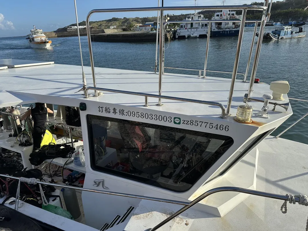 恆春後壁湖海域17日傍晚發生嚴重海上意外事故。(圖/翻攝畫面)