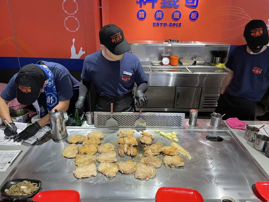 料鐵哥傳出多家分店無預警停業。（圖／翻攝自料鐵哥-醬燒鐵板臉書）
