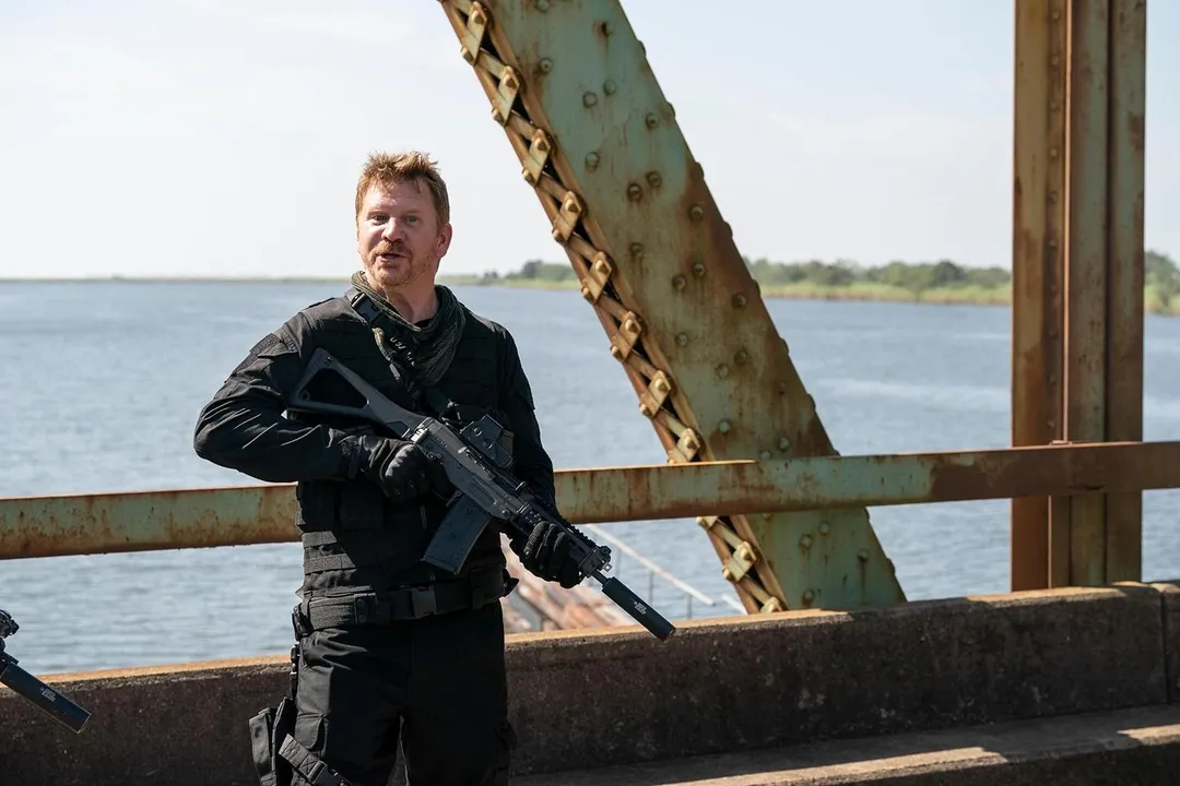 男星戴許米霍克(Dash Mihok)大讚席維斯史特龍老練的表現讓他印象深刻。(圖/車庫娛樂 提供)