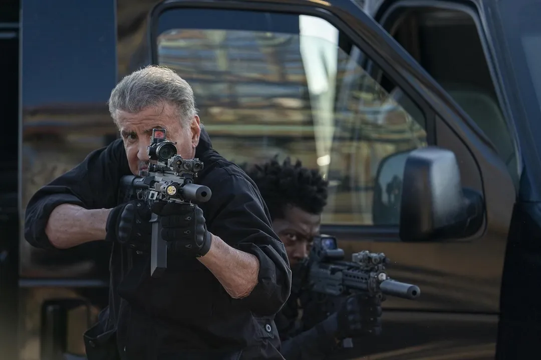 傳奇動作巨星席維斯史特龍(Sylvester Stallone)睽違22年再戰反派。(圖/車庫娛樂 提供)