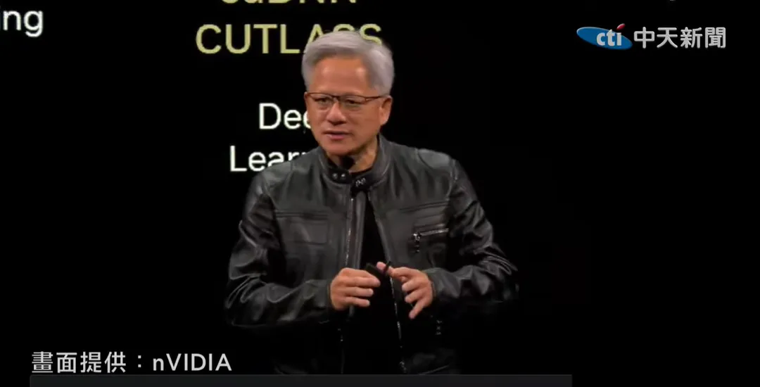 黃仁勳今於台北流行音樂中心進行主題演講。（圖/中天新聞，nVIDIA提供）
