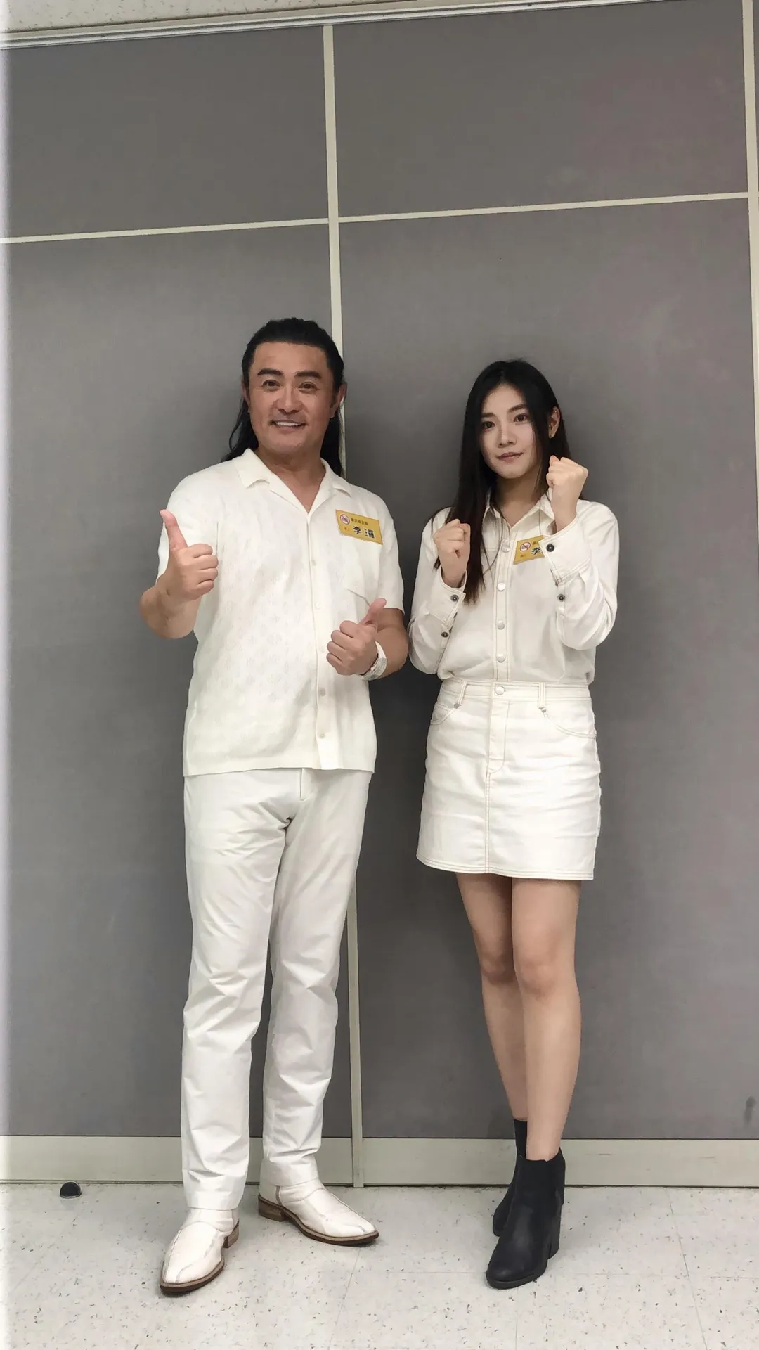 李㼈（左）透露女兒李紫嫣（右）出生後幾年，他就決定戒菸。（圖／記者郭竹倩 攝）