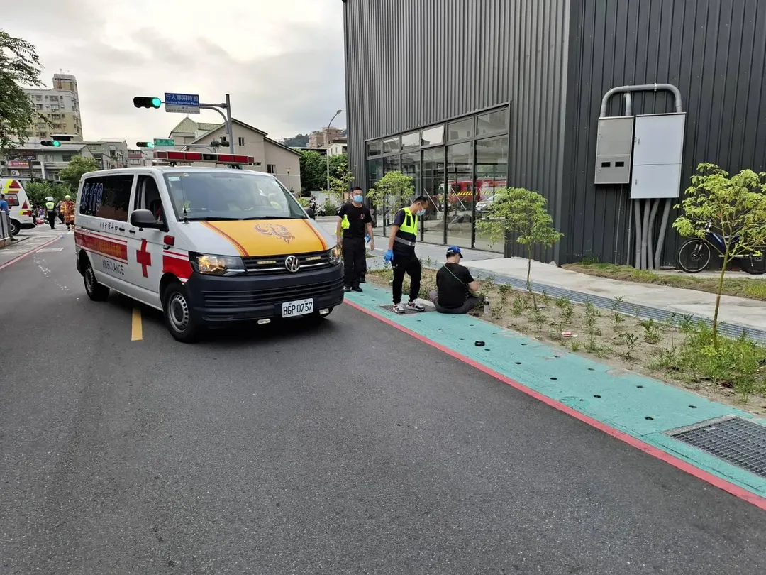 新北市三峽區於19日下午發生重大車禍事故。（圖／翻攝畫面）