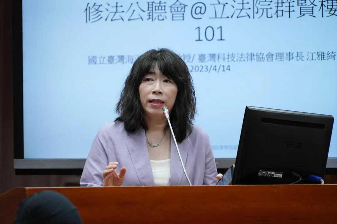 海洋大學法政學院教授江雅綺（右）出任駐英公使。（圖／取自江雅綺的文化與科技產業筆記臉書粉專）