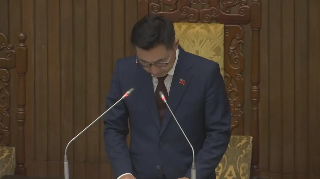 立院副院長江啟臣主持院會，先請議場內所有人默哀1分鐘。（圖／中天新聞）
