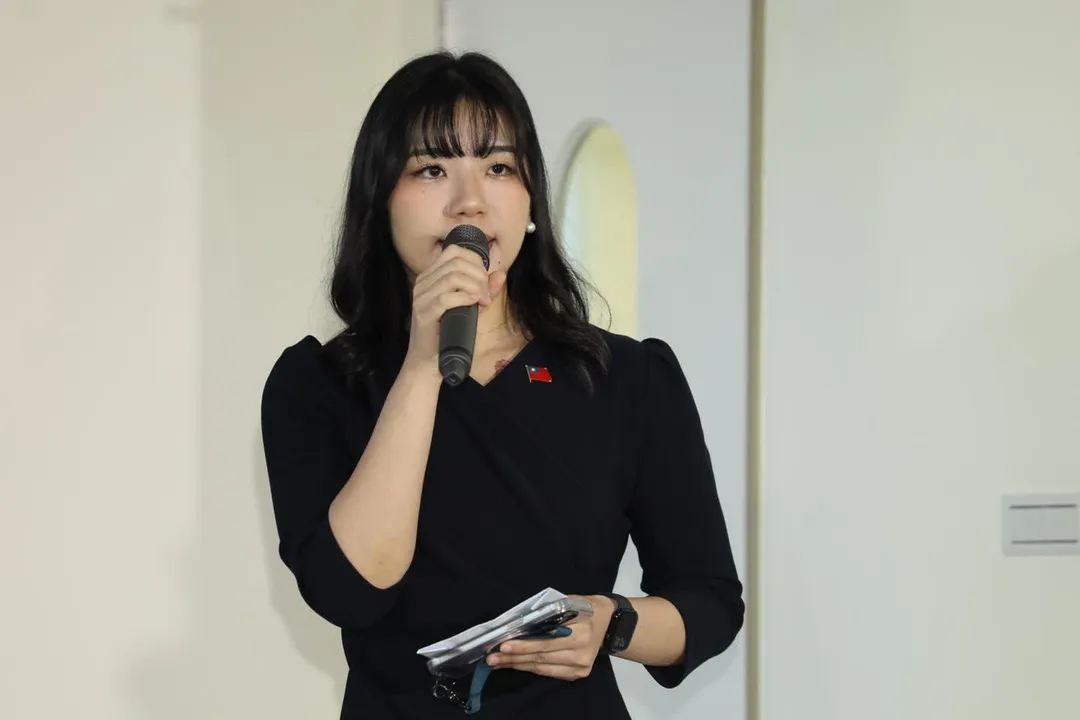 楊智伃開酸，吳崢大刀切割，難不成現在是要逼洪健益出來道歉？（圖取自楊智伃臉書）