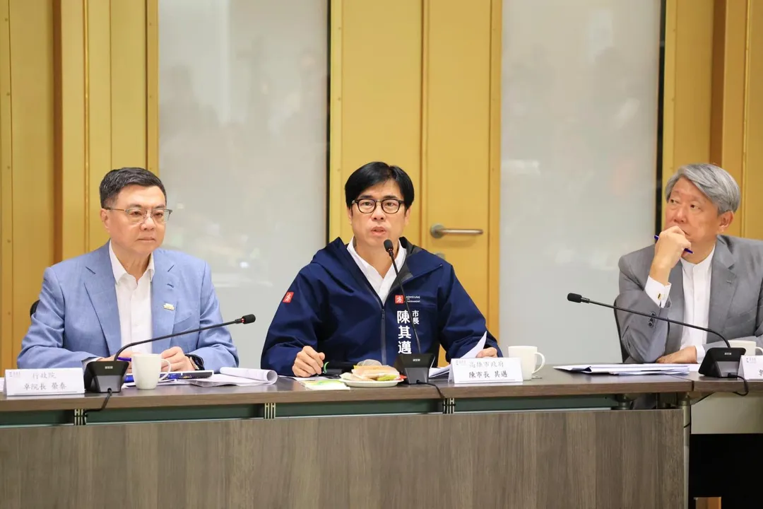 對一補助款遭中央刪減52億元，為六都之中削減幅度最大，陳其邁為此表示「欲哭無淚」。（圖取自陳其邁臉書）