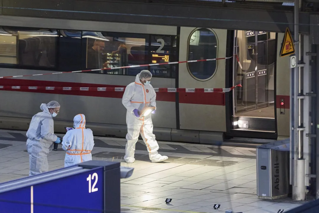 德國漢堡中央車站驚傳隨機砍人案。（圖／美聯社）