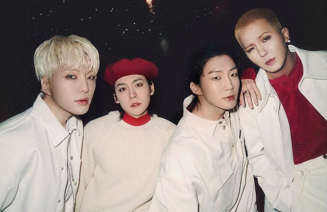 宋旻浩（右）是YG旗下男團WINNER的成員之一。（圖／翻攝自WINNER IG）